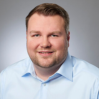 Portrait von Florian Philipp, Bereichsleiter Technik Wärmebehandlung und UMB bei SWF Siegen.