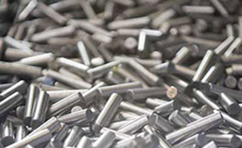 Stahlrohlinge vor dem Glühprozess: spannungsreduzierende Wärmebehandlung bei SWF Siegen.