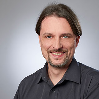 Tim Vierbücher, Finanzbuchhaltung und Personalwesen bei SWF Siegen.